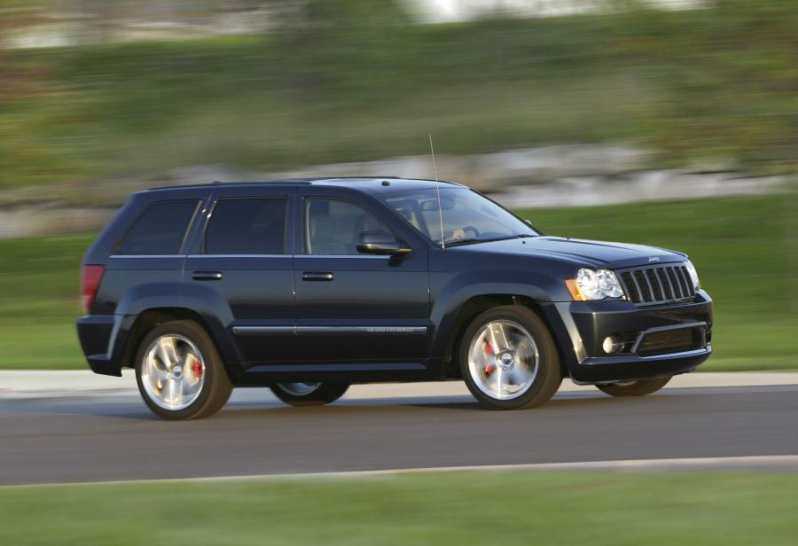  Jeep Grand Cherokee SRT8 2006 года  (фото 3 из 24)